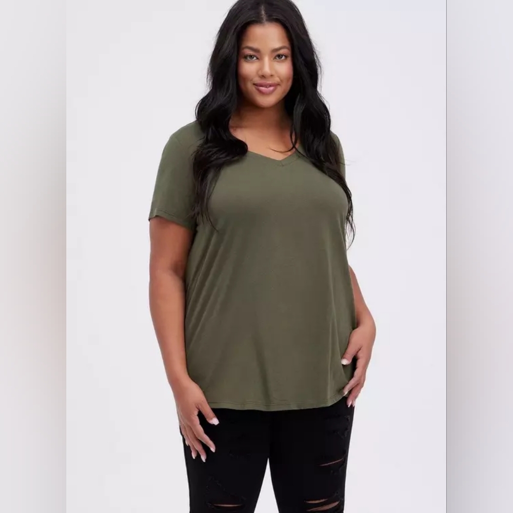 NWT Torrid Olive Green Girlfriend Heritage Slub V-Neck Tee Plus Size 2x